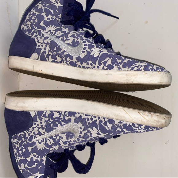 NIKE Hyperclave Lite Sneaker (Womens) - Picture 7 of 11